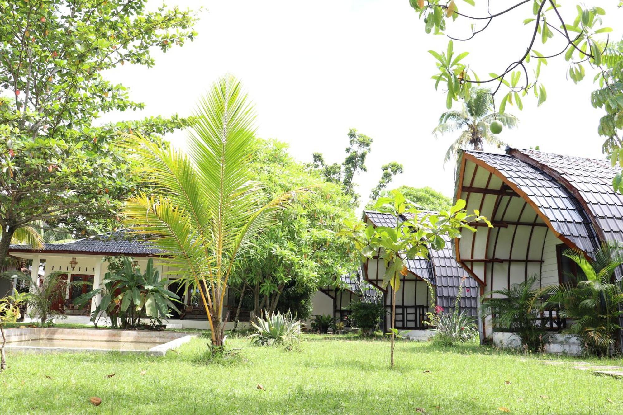 Gino'S Place - Guest House & Jungle Trekking Bukit Lawang Dış mekan fotoğraf